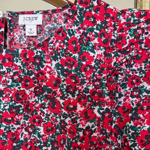 Floral Red and Green Women's Top - Picture 2 of 4